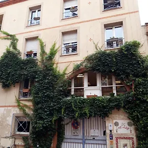 La Petite De Saint-sernin Хостел